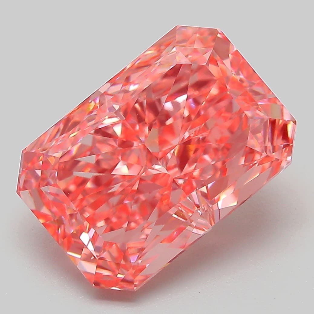 IGI | 5.67ct | Radiant | FANCY | VVS2 | Excellent
