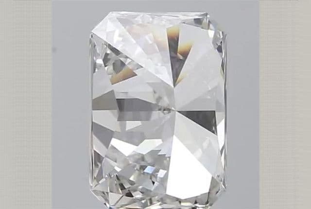 GIA | 3.8ct | Radiant | G | VS1 | Very Good