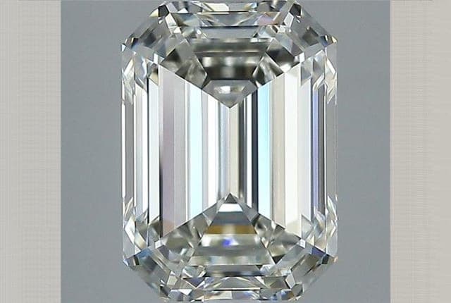 3.2ct | Emerald | J | VVS1 | Excellent