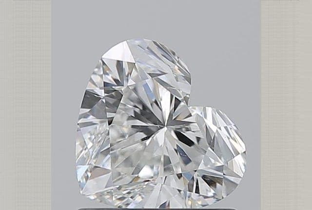 GIA | 0.92ct | Heart | F | SI2 | Excellent