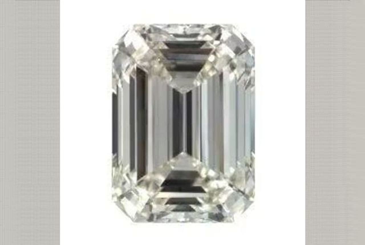 GIA | 4.03ct | Emerald | J | VVS2 | Very Good