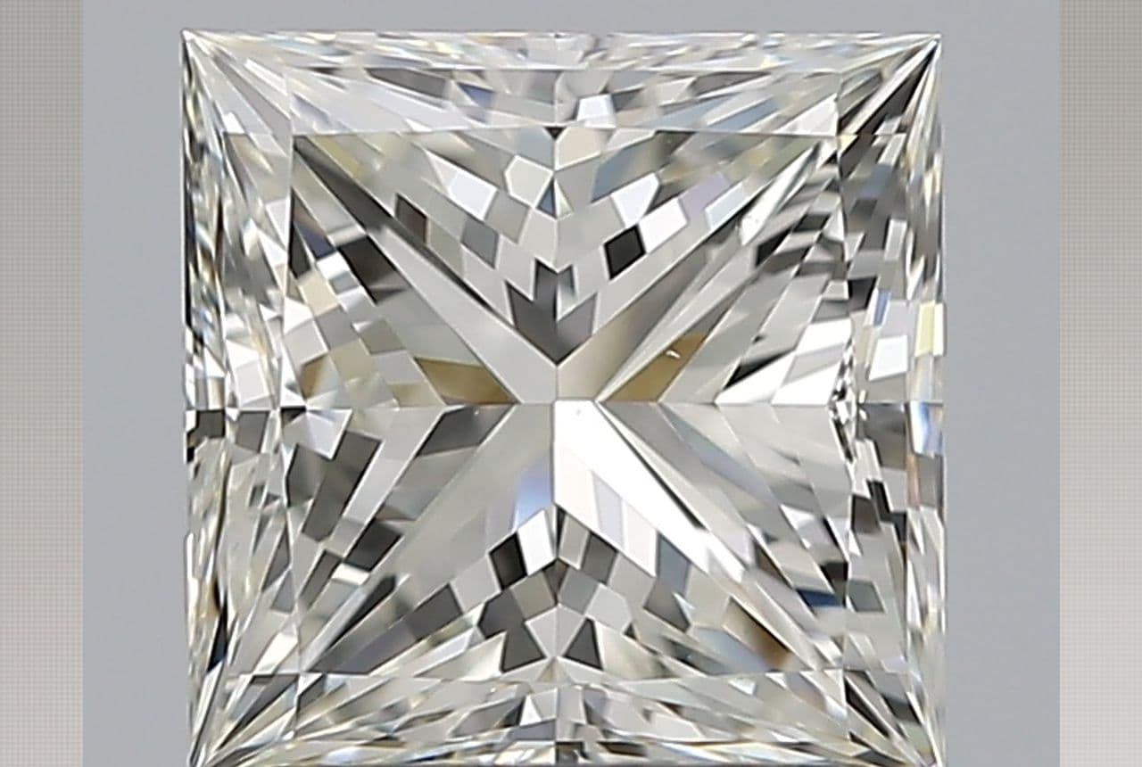 GIA | 1.7ct | Pear | I | VS2 | Excellent