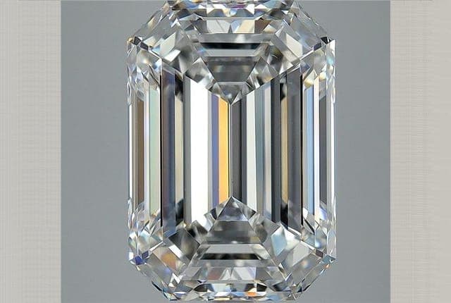 7.07ct | Emerald | F | VS2 | Very Good