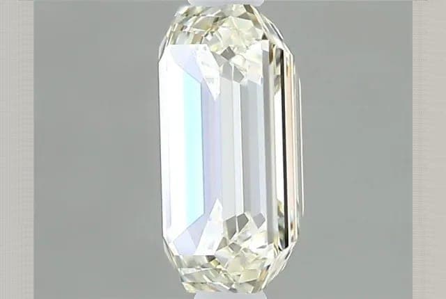 0.4ct | Emerald | L | VVS1 | Excellent