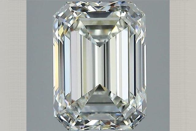 2.7ct | Emerald | J | VS1 | Excellent