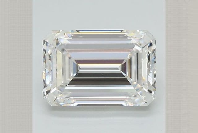 GIA | 3.91ct | Emerald | E | VVS2 | Excellent