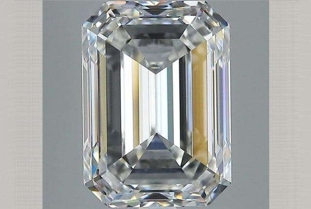 5.01ct | Emerald | H | VS1 | Very Good