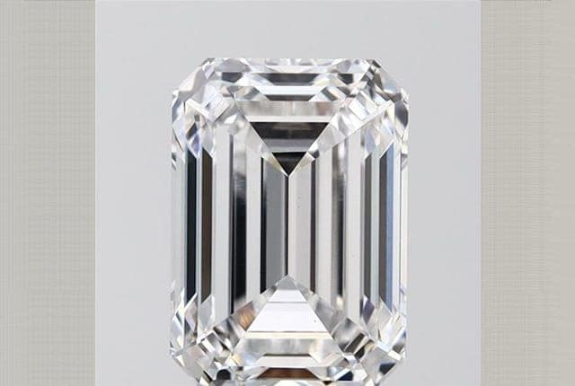 GIA | 2ct | Emerald | D | VS1 | Excellent