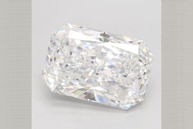 4.69ct | Radiant | E | IF | Excellent