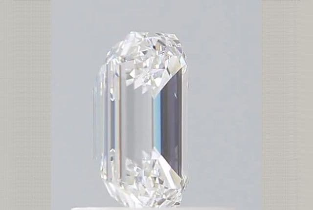 IGI | 0.93ct | Emerald | E | VS1 | Excellent