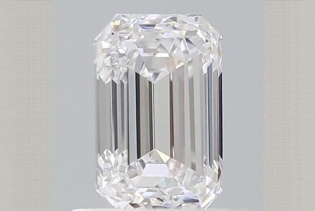 IGI | 0.93ct | Emerald | E | VS1 | Excellent