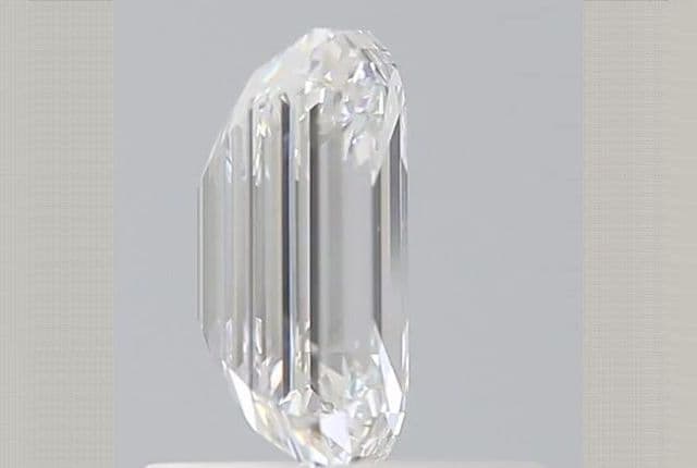 0.92ct | Emerald | F | SI1 | Ideal