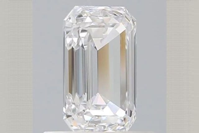 0.95ct | Emerald | D | VS1 | Very Good