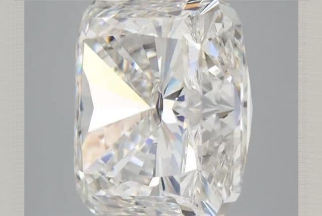 6.95ct | Radiant | G | VVS2 | Ideal