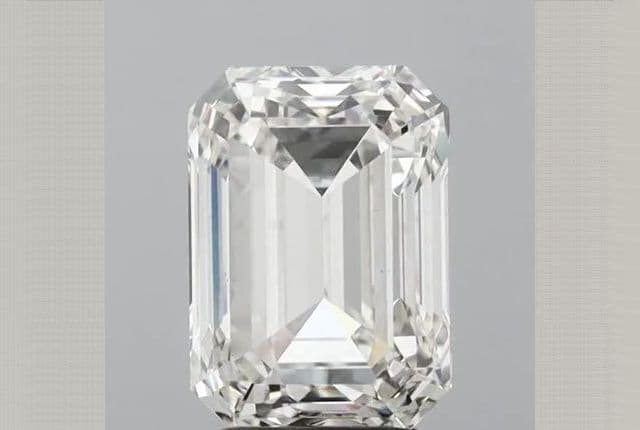 IGI | 3.8ct | Emerald | H | VS1 | Ideal