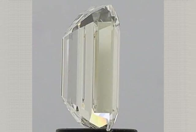 IGI | 2.2ct | Emerald | G | VS1 | Very Good