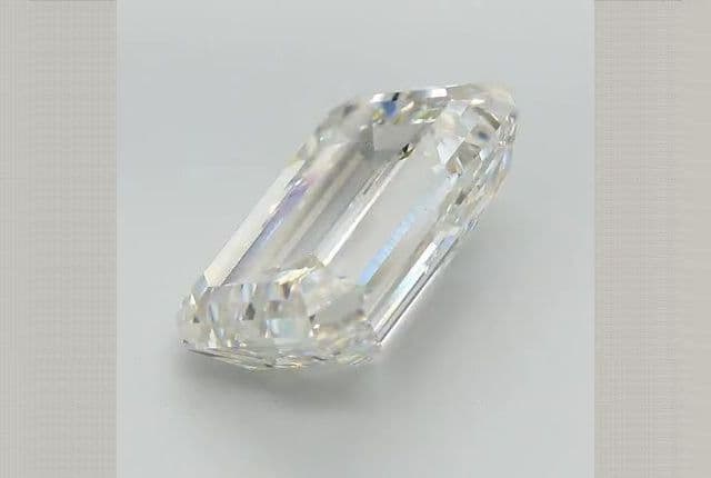 IGI | 10.43ct | Emerald | H | VS1 | Excellent