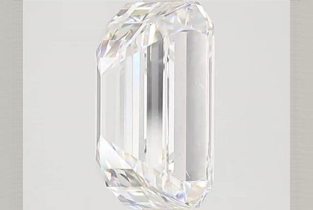 IGI | 4.52ct | Emerald | E | SI1 | Ideal