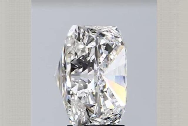 6.17ct | Radiant | G | VS1 | Ideal