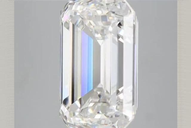 IGI | 4.73ct | Emerald | F | VS1 | Ideal