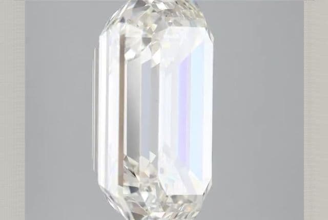 IGI | 4.6ct | Emerald | H | VS1 | Ideal