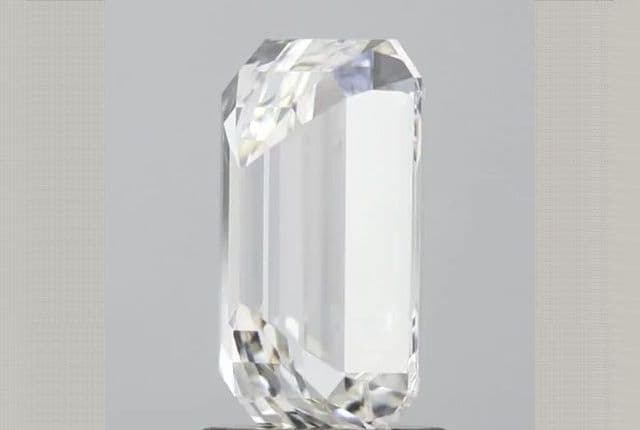 2.05ct | Emerald | G | VS1 | Very Good