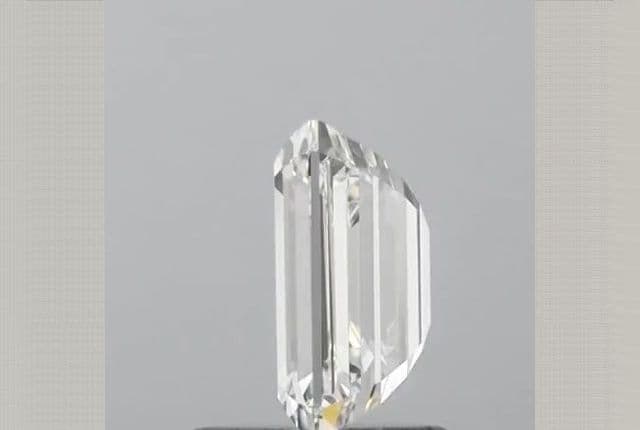 1.06ct | Emerald | F | VVS2 | Very Good