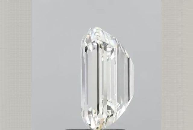 IGI | 2.71ct | Emerald | G | VS1 | Very Good