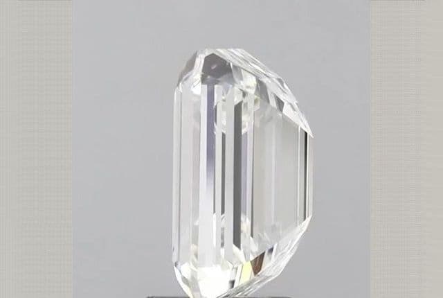 IGI | 2.64ct | Emerald | G | VS1 | Very Good