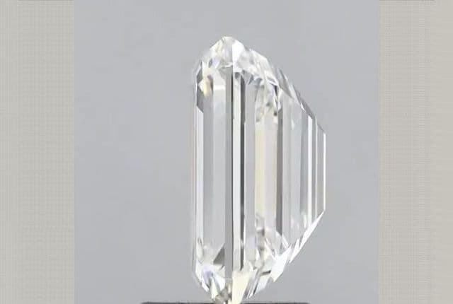 IGI | 2.8ct | Emerald | G | VS2 | Very Good