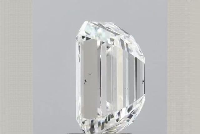 IGI | 2.78ct | Emerald | G | VS1 | Very Good