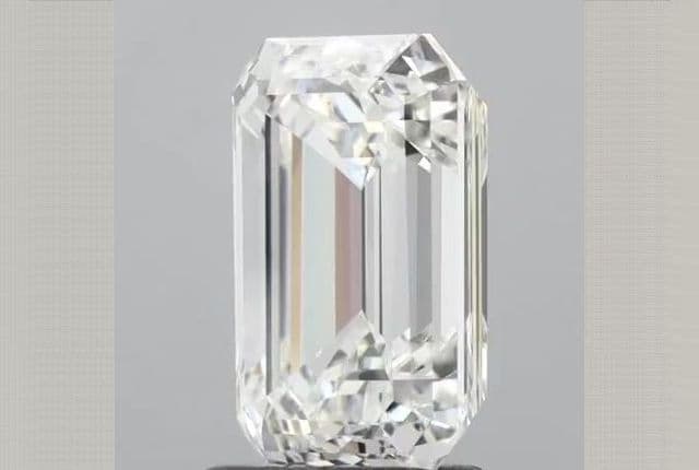 2.33ct | Emerald | G | VS1 | Very Good