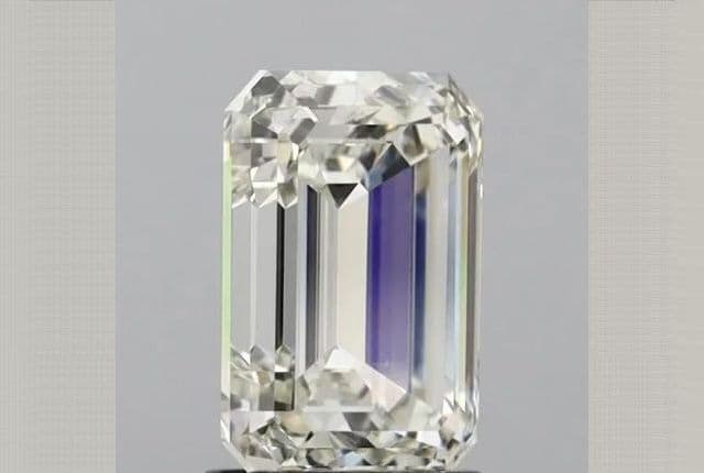 IGI | 2.69ct | Emerald | J | VVS2 | Very Good