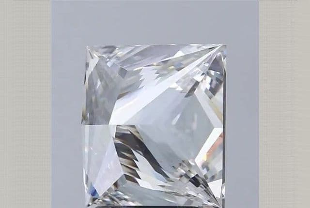 IGI | 2.7ct | Princess | G | VS1 | Excellent