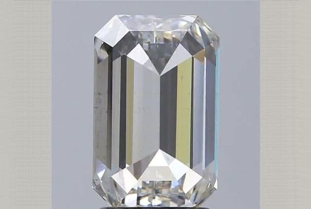 2.3ct | Emerald | G | VS2 | Excellent