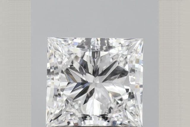 IGI | 0.92ct | Princess | E | VS1 | Excellent