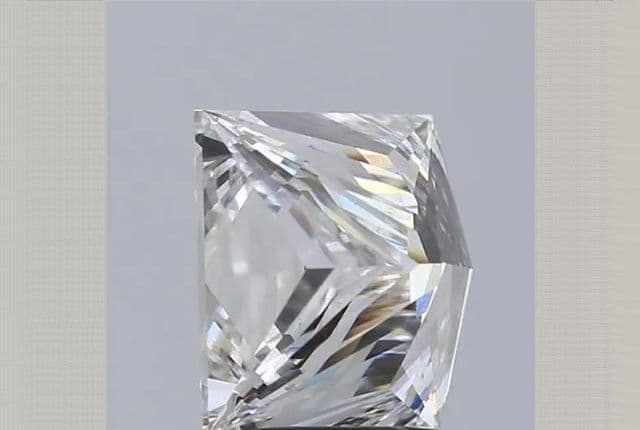 IGI | 2.7ct | Princess | G | VS1 | Excellent