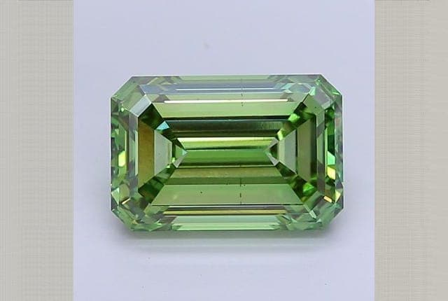 IGI | 5.41ct | Emerald | FANCY | VS2 | Excellent