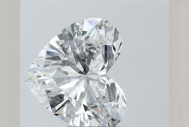 6.27ct | Heart | F | VVS2 | Excellent