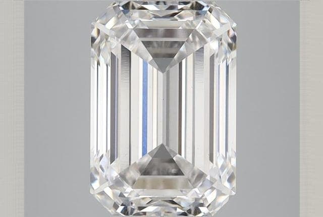 IGI | 3.71ct | Emerald | E | VS1 | Ideal