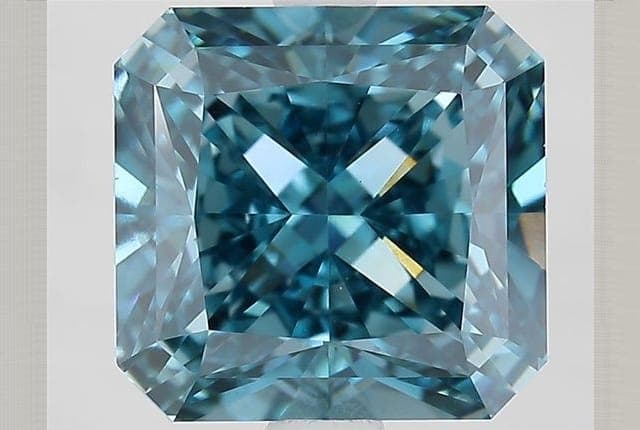 IGI | 3.63ct | Radiant | FANCY | VVS2 | Very Good
