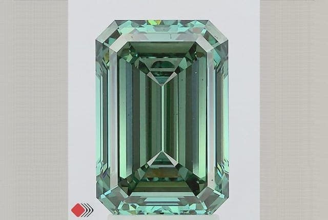 IGI | 3.83ct | Emerald | FANCY | VS2 | Very Good