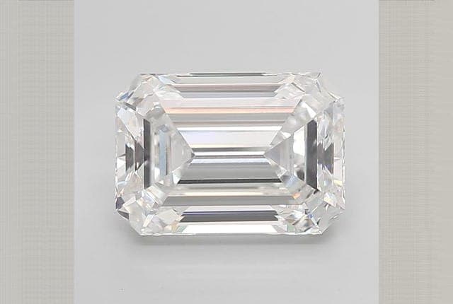 IGI | 7.99ct | Emerald | E | VS1 | Ideal