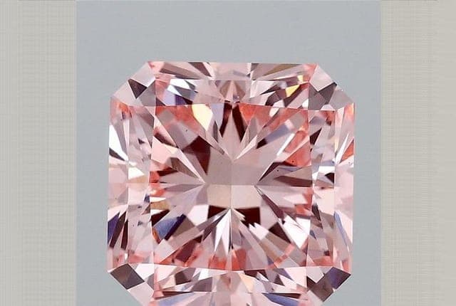 IGI | 3.11ct | Radiant | FANCY | VS1 | Excellent