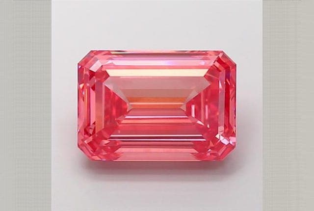 IGI | 8.11ct | Emerald | FANCY | VVS2 | Good