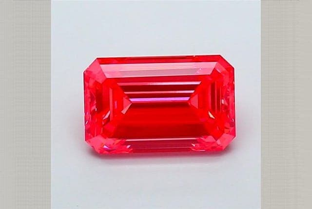 IGI | 4.44ct | Emerald | FANCY | VS1 | Good