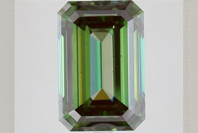 IGI | 8.55ct | Emerald | FANCY | VS2 | Very Good