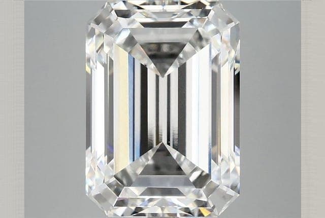 IGI | 8.32ct | Emerald | E | VVS2 | Ideal