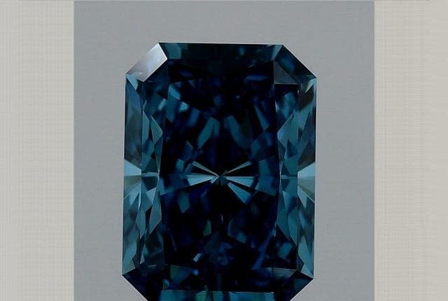 3.15ct | Radiant | FANCY | VVS2 | Excellent