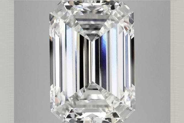 IGI | 10.61ct | Emerald | E | VVS2 | Ideal